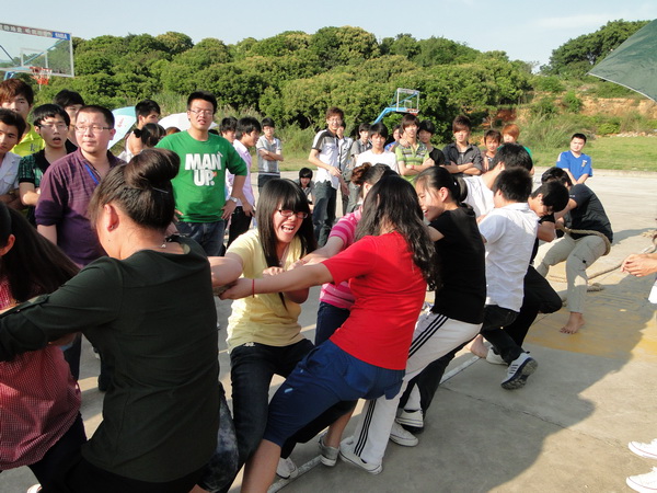 协作、拼搏、上进——记“寝室风采”拔河比赛