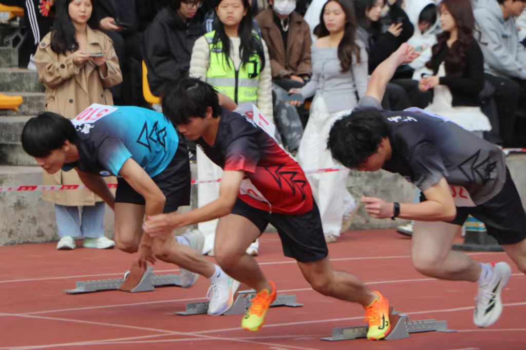 艺韵燃赛场，匠心赴荣光——工艺美术系学子竞逐青春赛道