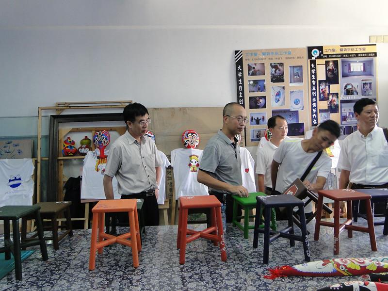 泉州信息工程学院一行到工艺美术学院调研指导