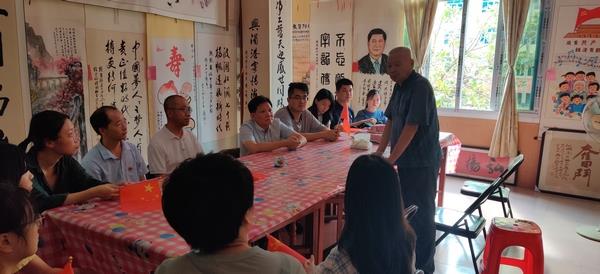 工艺美术学院主题党日活动：观看庆祝新中国成立70周年书画展