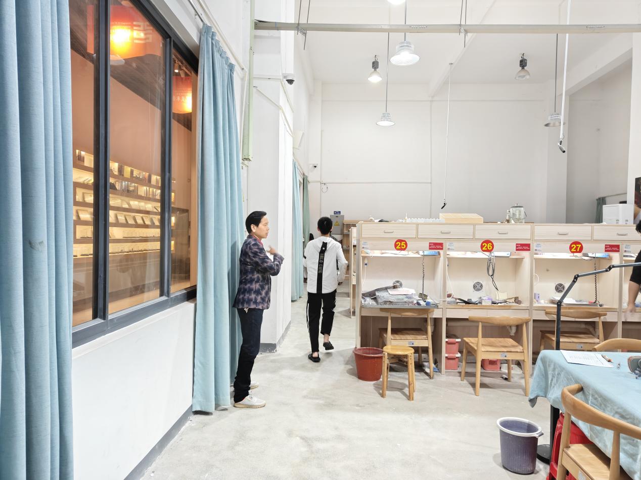 以练筑防保平安！工艺美术系开展全体师生消防应急演练