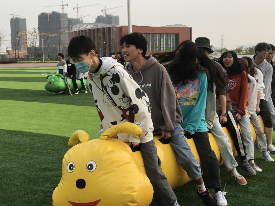 “青春昂扬，共铸辉煌”——工艺美术学院分团委团建活动拍了拍你..