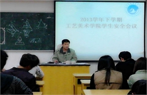 月圆中秋，情暖工艺——文明志愿者行动