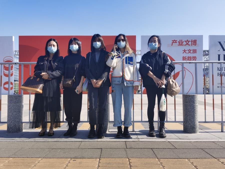 工艺美术学院参加文博会调研产业未来发展